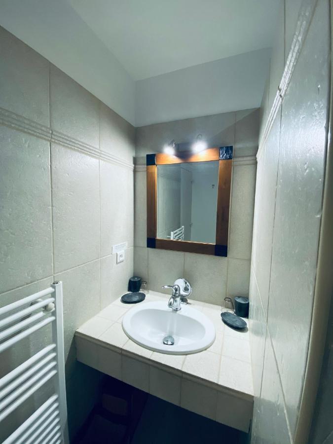 Le Jas De Joucas Hotel-Restaurant Dış mekan fotoğraf
