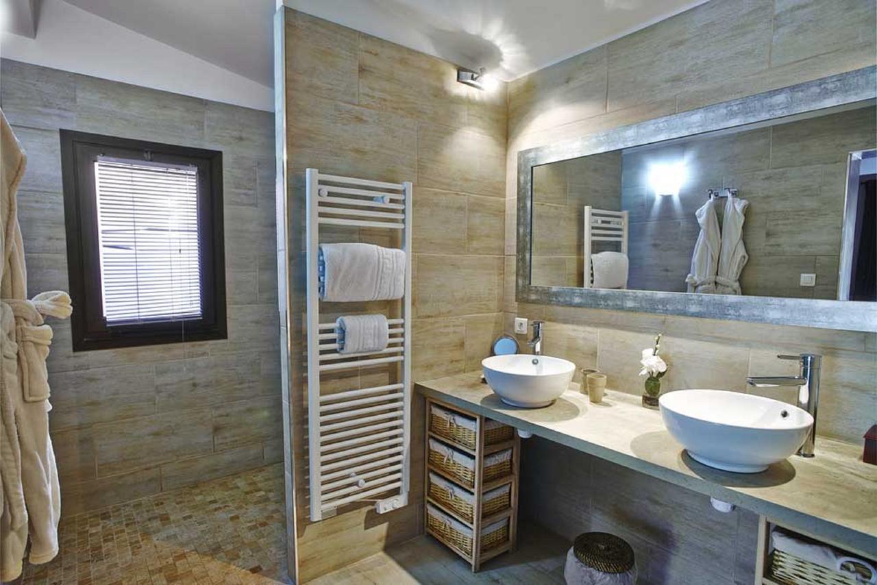 Le Jas De Joucas Hotel-Restaurant Dış mekan fotoğraf